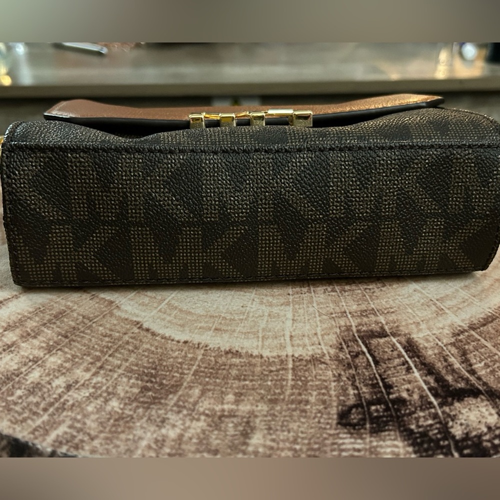 Authentic Michael Kors Florence Crossbody Purse. Never Used. - Picture 8 of 16